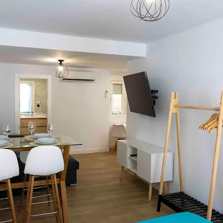 Mira San Basilio Apartment